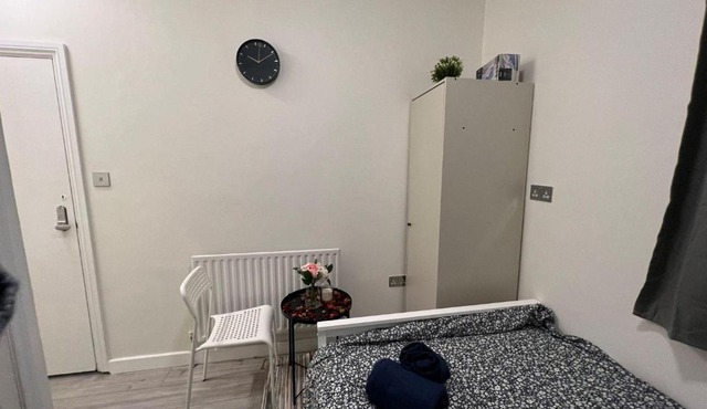 Studio - Sleeps 2 - Acton Park & Stn Close