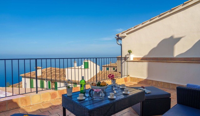 Stunning private villa for 6 people with WIFI, A/C, TV and terrace
