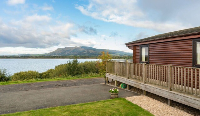 Stunning private villa for 4 people with WIFI, TV, balcony and pets allowed