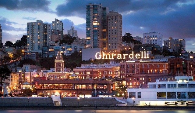 STUNNING WATERFRONT BAYHOUSE 15 MIN TO GG BRIDGE AND 45 MINUTES TO NAPA