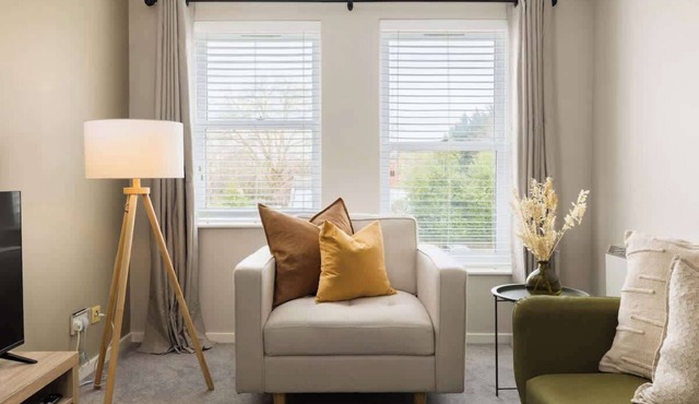 Stylish 2-bed Stay in Leamington Spa w/Free Parking