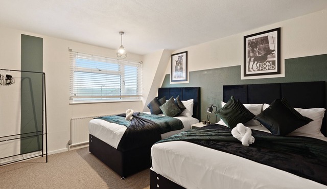 Stylish Abode with Games Room