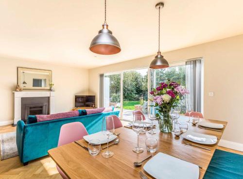 Stylish and fresh 4 bed beach house with garden - Pass the Keys