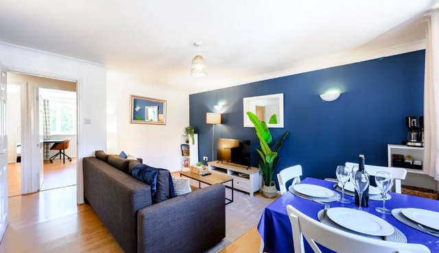 Stylish Apt·Canals·Free Parking·Sleeps 6