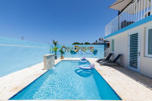Stylish Escape Private Pool near Ferry and Beach