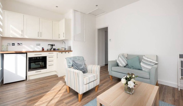 Stylish Flat, Centrally Located I Pass The Keys