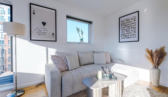 Stylish MCR 1BR Apt Etihad Coop Live Parking