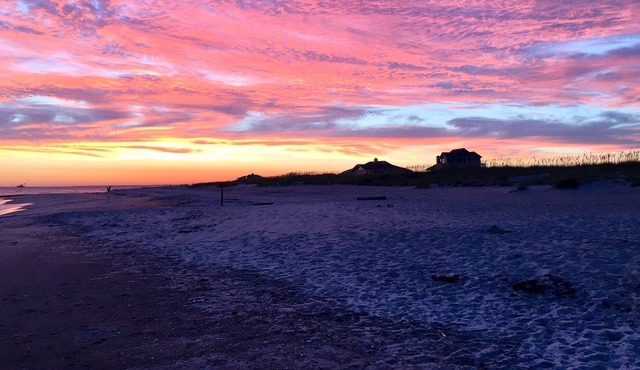Sumner's Crescent Luxury Cottage Cape Fear Station near East Beach