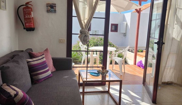 Sun Beach, bungalow for 2-4 people with swimming pool in Caleta de Fuste, Fuerteventura
