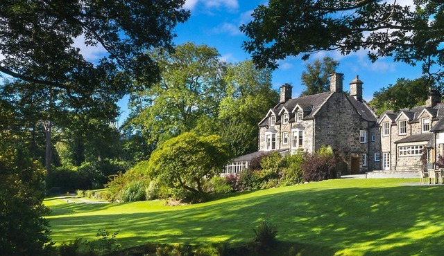 Tan Llan, Llanelltyd, Gwynedd.
