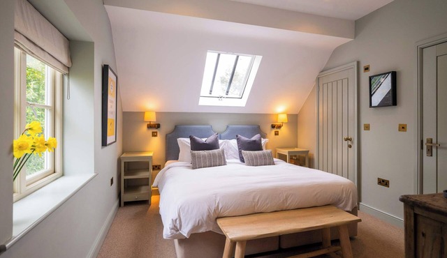 The Bottle & Glass Inn – Garden View Room 1