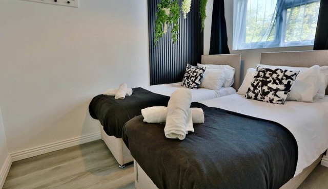The Crescent House by HKM Housing