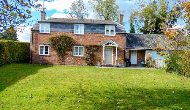 The Old Stables - 4 bedrooms, family countryside retreat, dog friendly