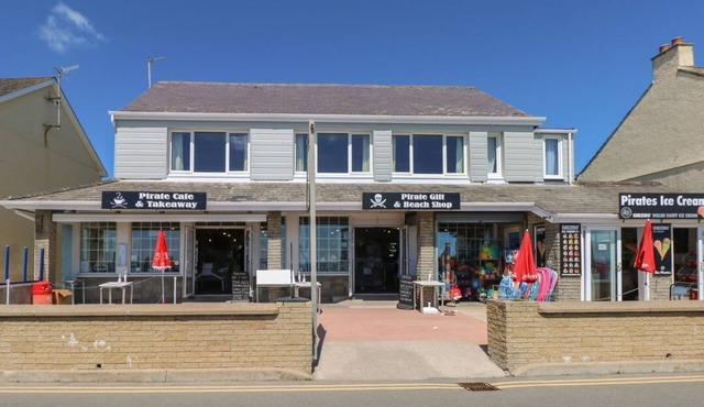 The Pirate: Coastal Retreat Amroth