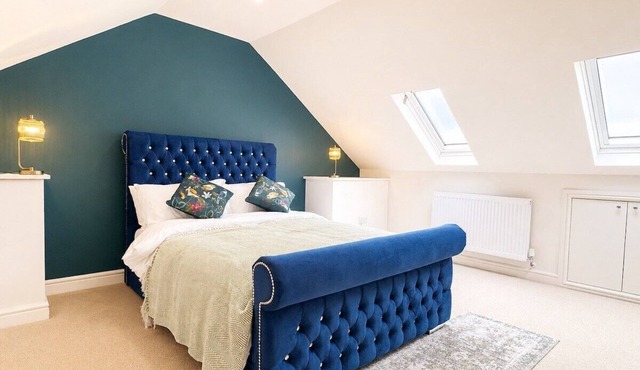 The Racecourse | 3-Bed Townhouse | Sleeps 6