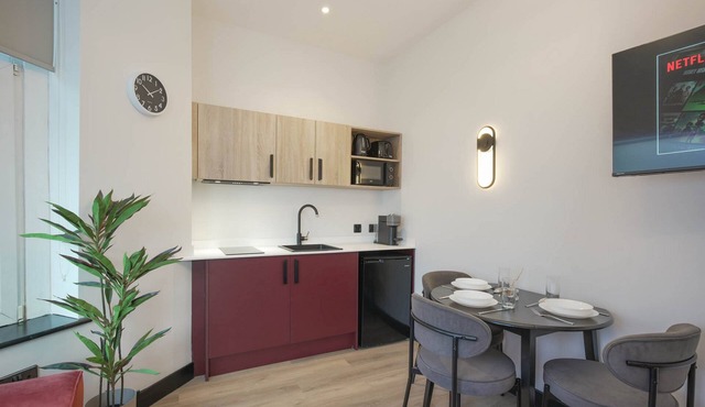 The Sixty | Luxury 2BR Apt with Secure Parking