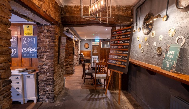 The Snooty Fox