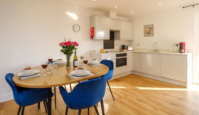 Three Tuns - Garden Suite 2 - sleeps 4 guests in 2 bedrooms