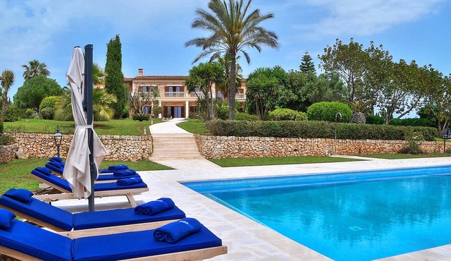 Thrilling Mallorca Villa | Villa Ogden | 8 Bedrooms | Spacious Furnished