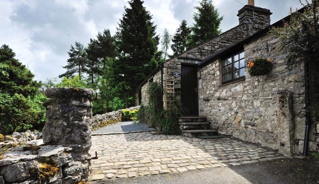 Tipsy Gin Cottage