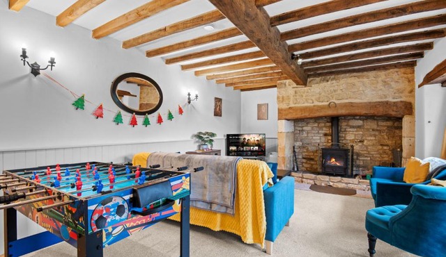 Traditional Cotswold escape with garden and fireplace