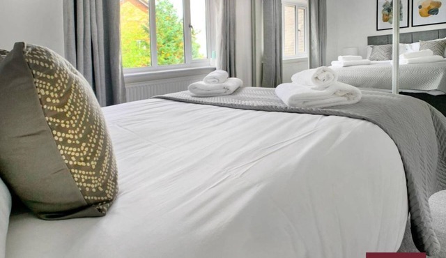 Twyford - Modern 2 Bedroom House - With Garden