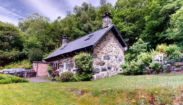 Ty Bont - Two Bedroom Cottage, Sleeps 5