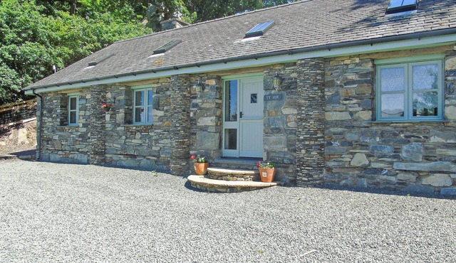 Ty Hir Bwlch Gwyn Farm Equestrian Centre