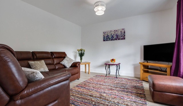 Tyisaf - Three Bedroom House, Sleeps 5
