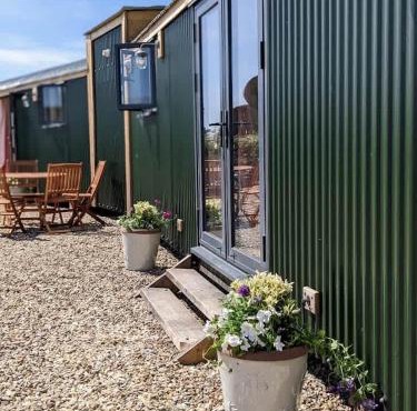 Unique Double Shepherd's Hut Hideaway - Pembrokeshire