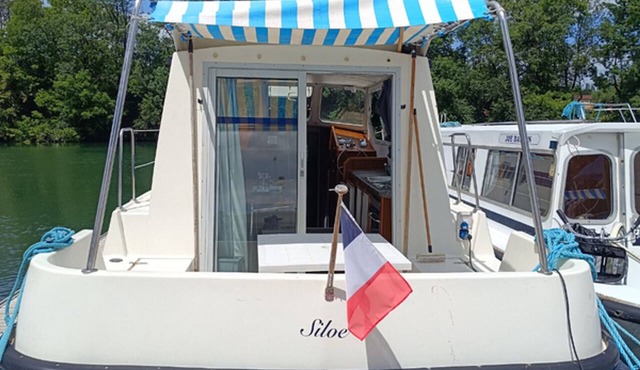 Unique stay on a moored boat - 8 guests