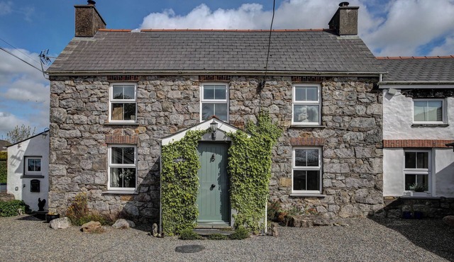 UPPER CALFFIELD FARMHOUSE, pet friendly in Haverfordwest