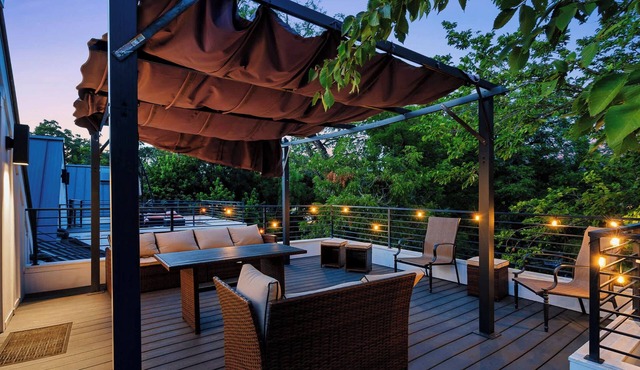 Upstay - 2-Home Duplex - Sleeps 37 w Hot Tub & BBQ