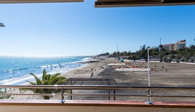 Vacation Home "Chalet en la playa San Agustin" near Beach with Sea View, Balcony, A/C & Wi-Fi
