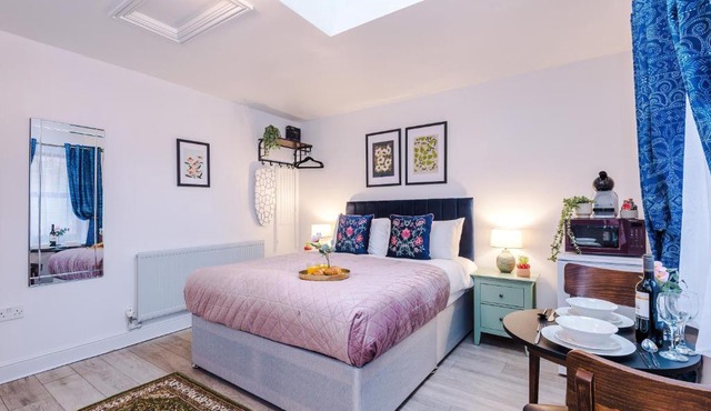 Victoria Park Studio 11 - Free Parking, WiFi, Near Town Centre, Free DisneyPlus, Prime & Netflix
