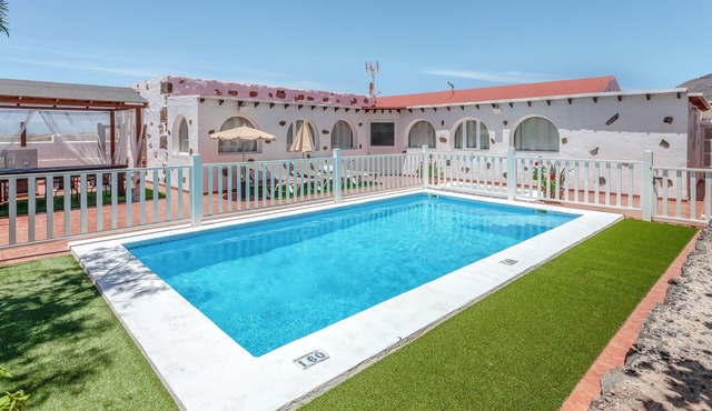 Villa "Abraham" with Mountain View, Wi-Fi, Pool & Terrace