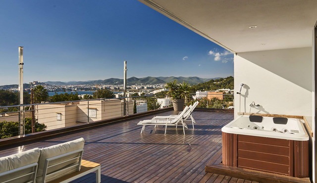 Villa Aitana with jacuzzi - My Rental Homes