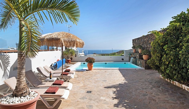 Villa "Casa Golondrina" with Sea View, Private Pool & Wi-Fi