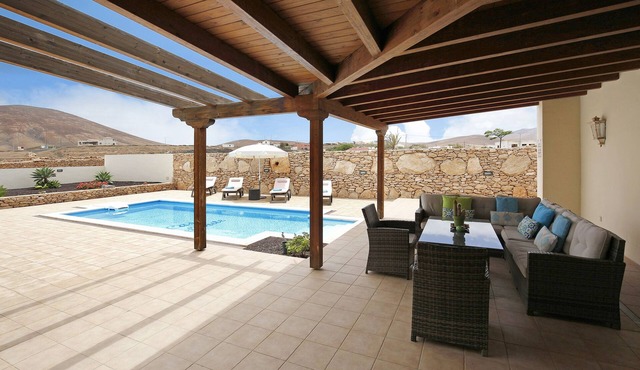 Villa 'Casa Rural Teberite' with Mountain Views, Pool, Wi-Fi and Garden