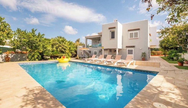 Villa Sunset | 5 Bedrooms | Car Not Required