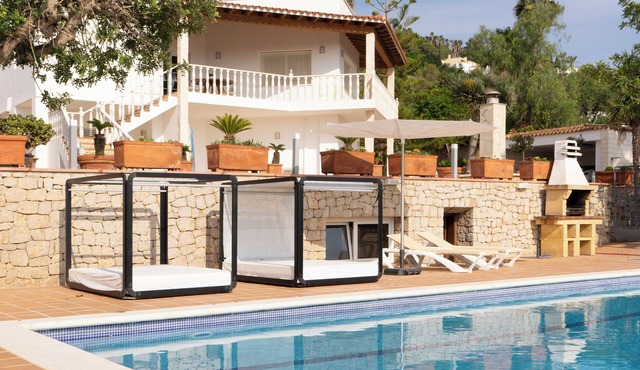 VILLA IN THE BEST LOCATION + SWIMMING POOL + CONCIERGE