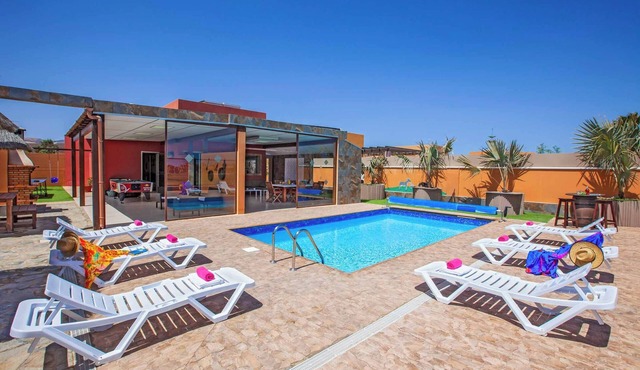 Villa Oneida - Three Bedroom Villa, Sleeps 6