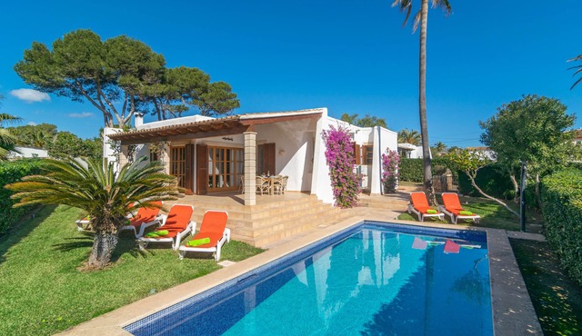 VILLA PASTOR - Fabulous villa with private pool near the beach of Cala Anguila. Free WIFI.