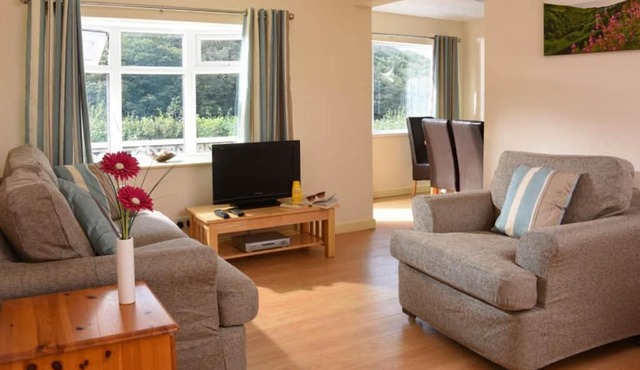 Waney Edge 6 | 2 Bed Chalet Sleeps 6 (Pet friendly)