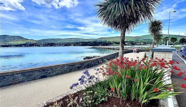 Warrenpoint Centre, Town House Co. Down Perfect to explore Carlingford Lough