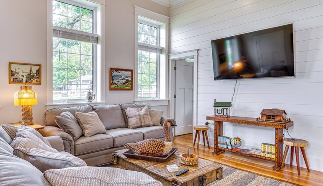 West Lafayette Home ~ 3 Mi to Purdue Campus!