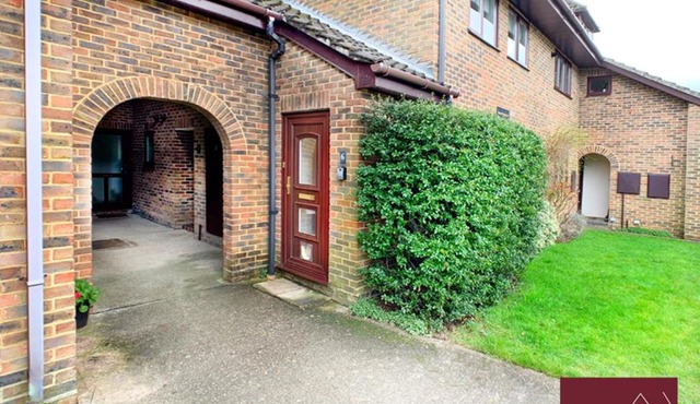 Wokingham - Maisonette Communal Garden