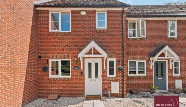Wokingham - Three Bed House - Parking