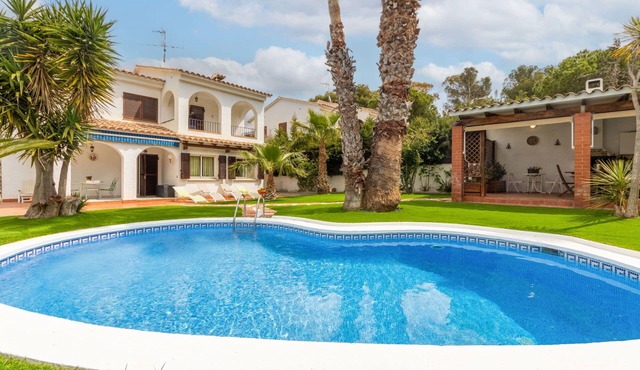 Wonderful private villa for 6 guests with private pool, WIFI, TV and terrace