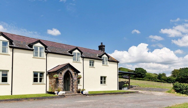 Wonderful villa for 12 people with WIFI, hot tub and pets allowed
